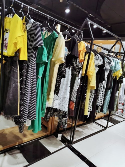 精品批發 全國十大女裝品牌折扣，百搭版連衣裙全解析